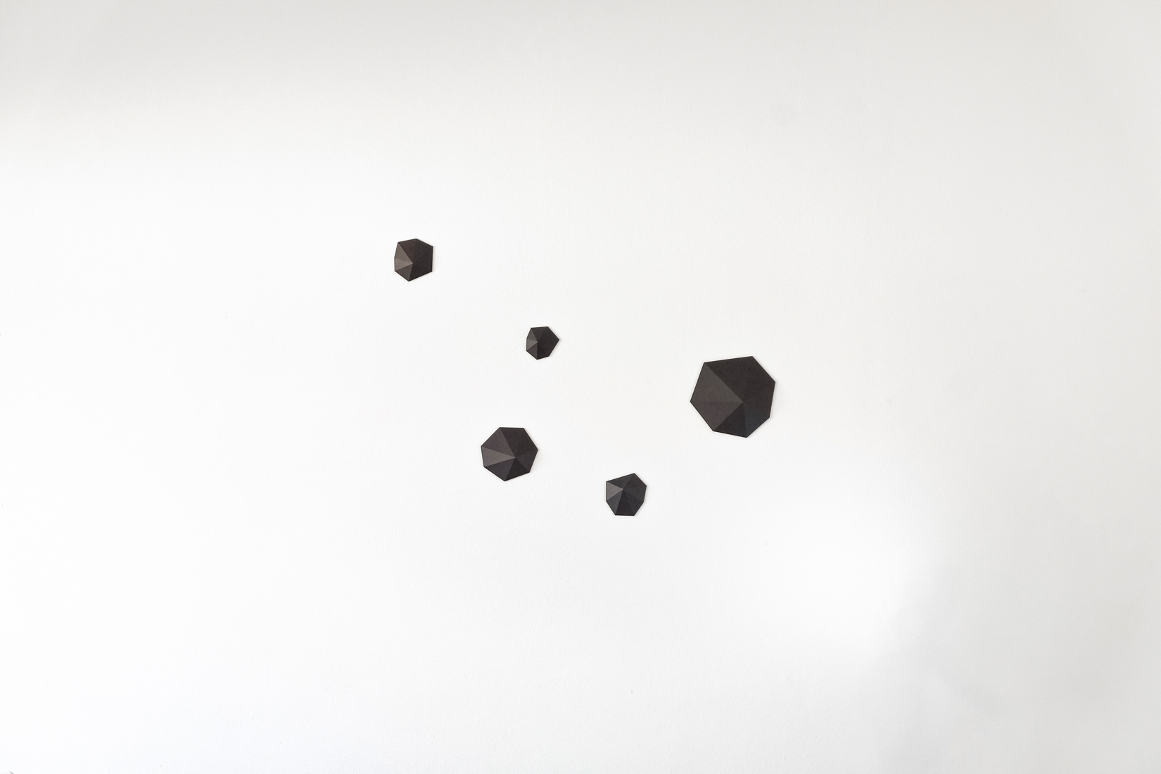 Wall objects, black, unique piece, art and design, art or design, exclusive furniture design, interior design, interior architecture, unique piece, collectible design, Wandobjekte, schwarz, Kunst und Design, Kunst oder Design, Exklusives Möbeldesign, Innenarchitektur, Einzelstück, Sammlungsstück, Objets muraux, noir, art et design, art ou design, mobilier design exclusif, design d’intérieur, architecture d’intérieur, pièce unique, design de collection. 