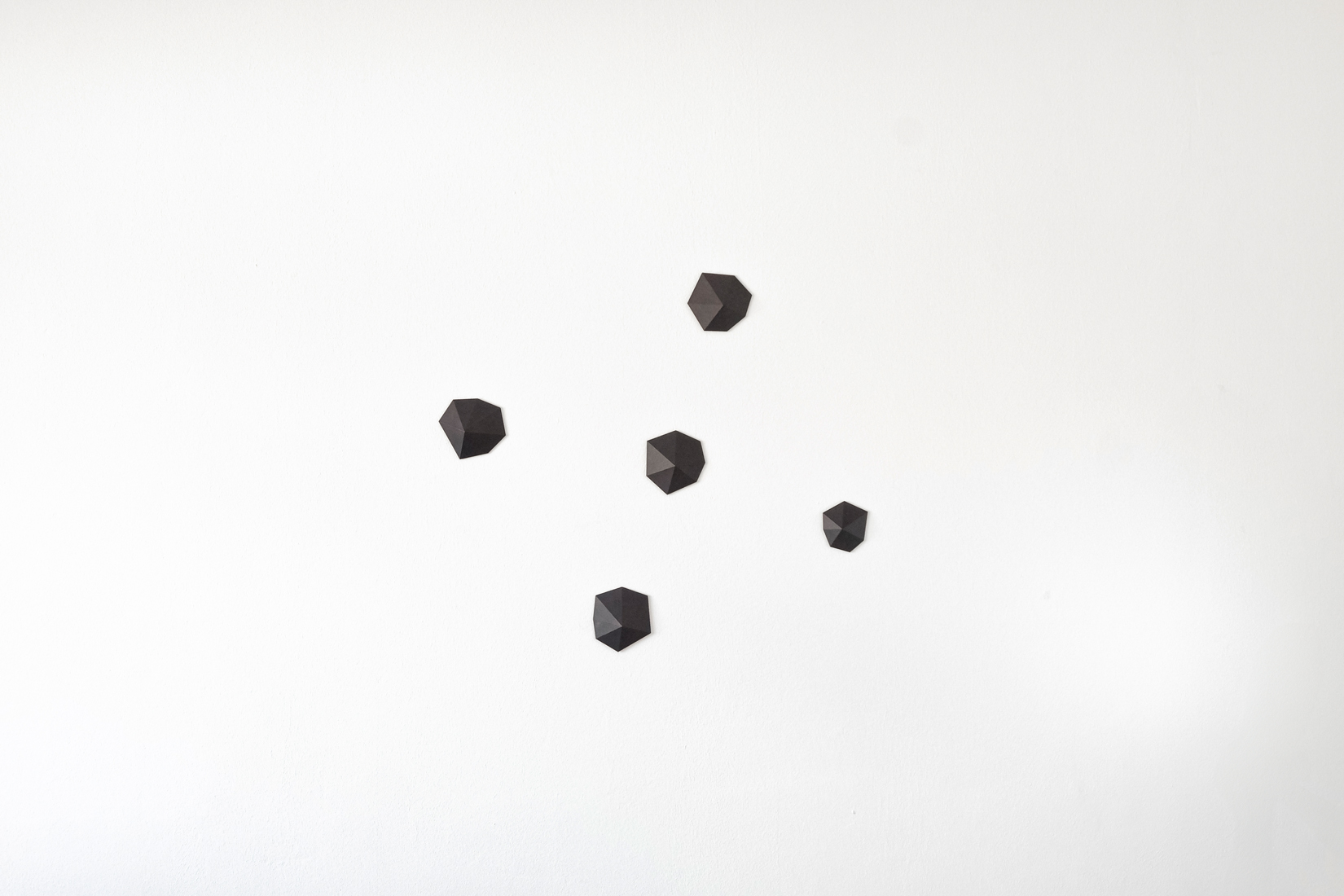 Wall objects, black, unique piece, art and design, art or design, exclusive furniture design, interior design, interior architecture, unique piece, collectible design, Wandobjekte, schwarz, Kunst und Design, Kunst oder Design, Exklusives Möbeldesign, Innenarchitektur, Einzelstück, Sammlungsstück, Objets muraux, noir, art et design, art ou design, mobilier design exclusif, design d’intérieur, architecture d’intérieur, pièce unique, design de collection. 