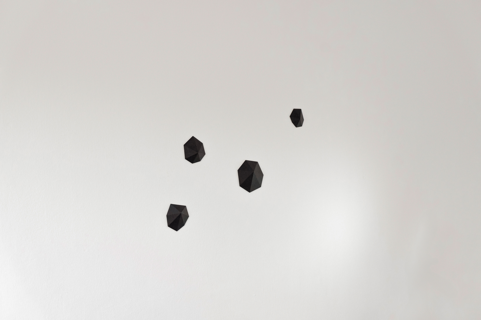 Wall objects, black, unique piece, art and design, art or design, exclusive furniture design, interior design, interior architecture, unique piece, collectible design, Wandobjekte, schwarz, Kunst und Design, Kunst oder Design, Exklusives Möbeldesign, Innenarchitektur, Einzelstück, Sammlungsstück, Objets muraux, noir, art et design, art ou design, mobilier design exclusif, design d’intérieur, architecture d’intérieur, pièce unique, design de collection. 