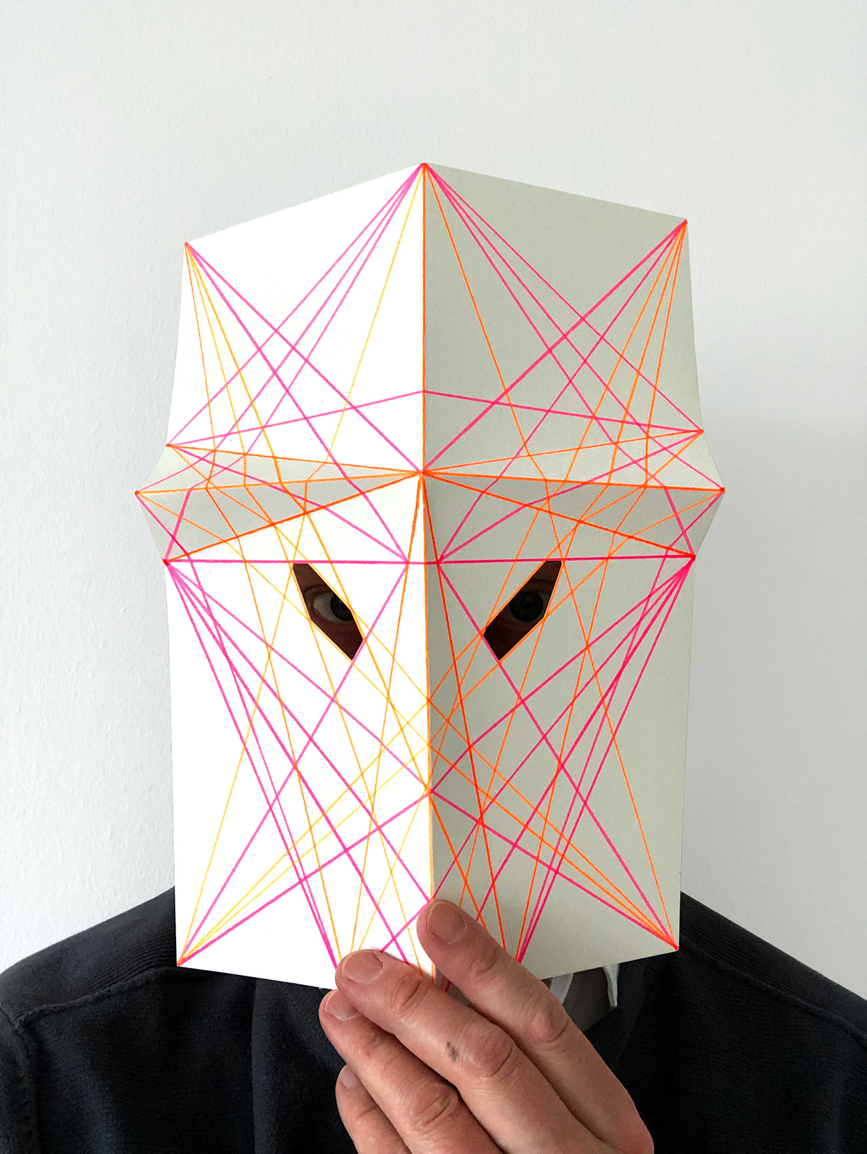 Exposition Mascarade, Amicale Chapelon, Saint-Étienne, Masques, Papier, Art et design, Pièces uniques, Unique pieces, Kunst und design, art and design, Einzelstücke, Collectible design