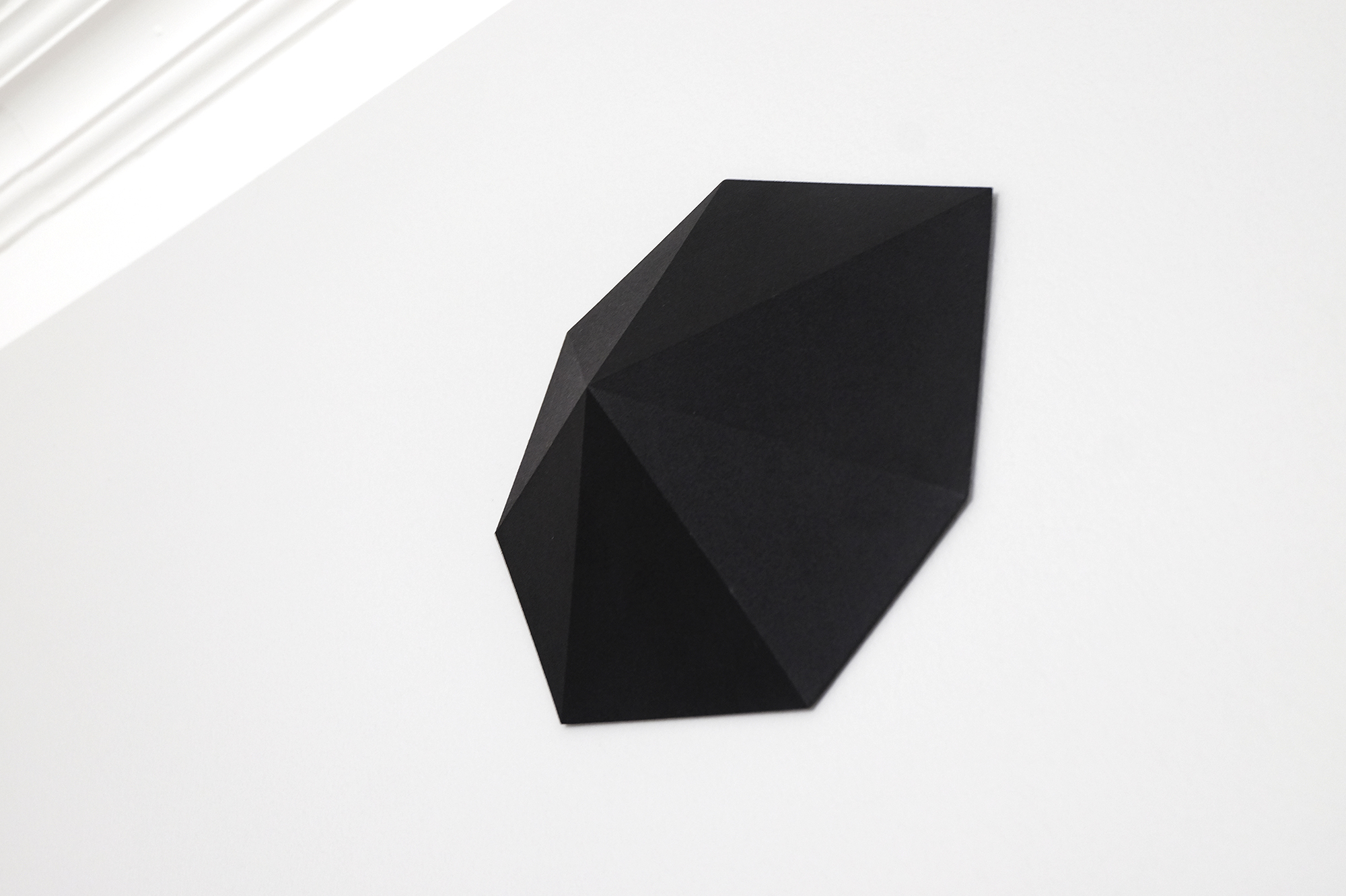 Wall object, black, unique piece, art and design, art or design, exclusive furniture design, interior design, interior architecture, unique piece, collectible design, Wandobjekt, schwarz, Kunst und Design, Kunst oder Design, Exklusives Möbeldesign, Innenarchitektur, Einzelstück, Sammlungsstück, Objet mural, noir, art et design, art ou design, mobilier design exclusif, design d’intérieur, architecture d’intérieur, pièce unique, design de collection. 